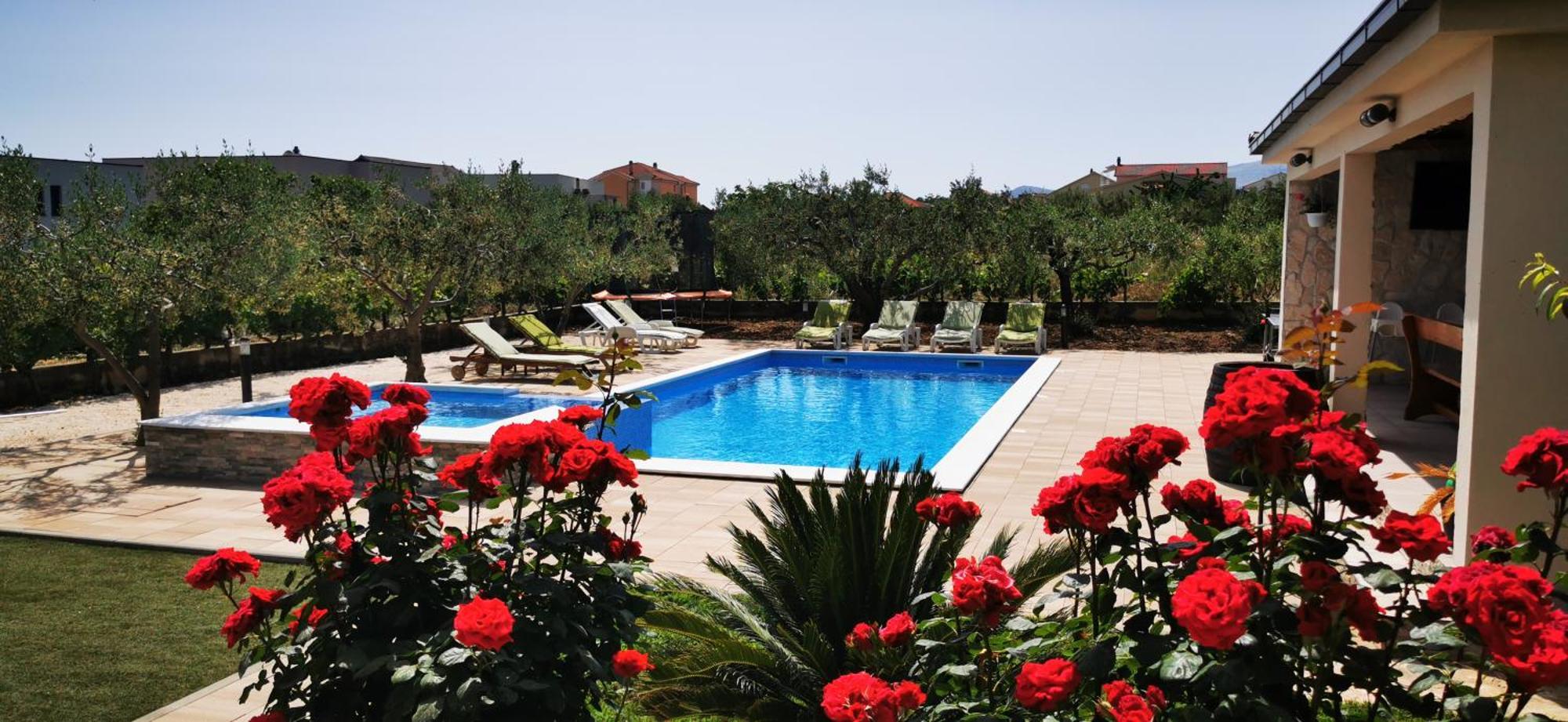 Apartment House Kastela With Heated Pool & Jacuzzi Pokój zdjęcie